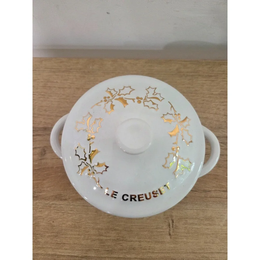 New Le Creuset Holiday Holly Collection Cocotte Baking Dish White Gold 12 oz